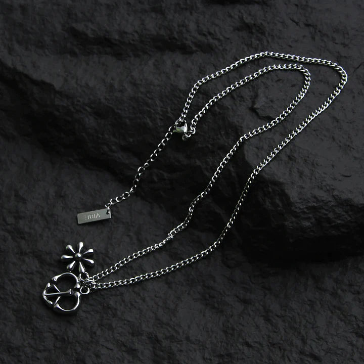 DAISY PENDANT CHAIN NECKLACE